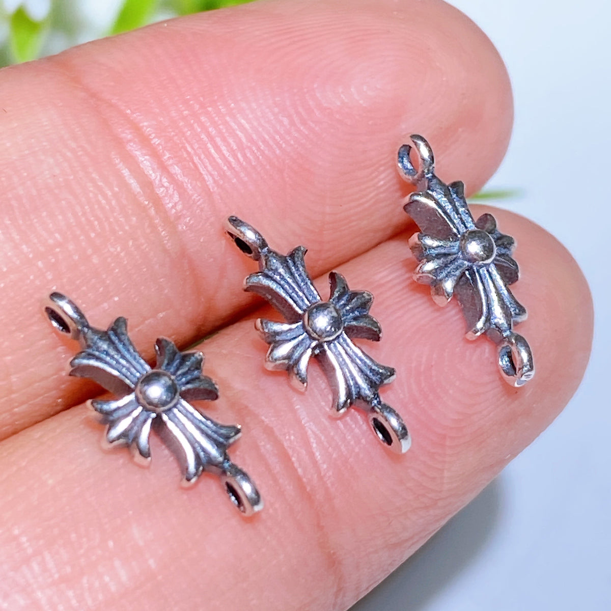 Breloques Sculptées en Argent S925 — Charms Spirituels DIY pour Créations Personnalisées (5–15 mm)