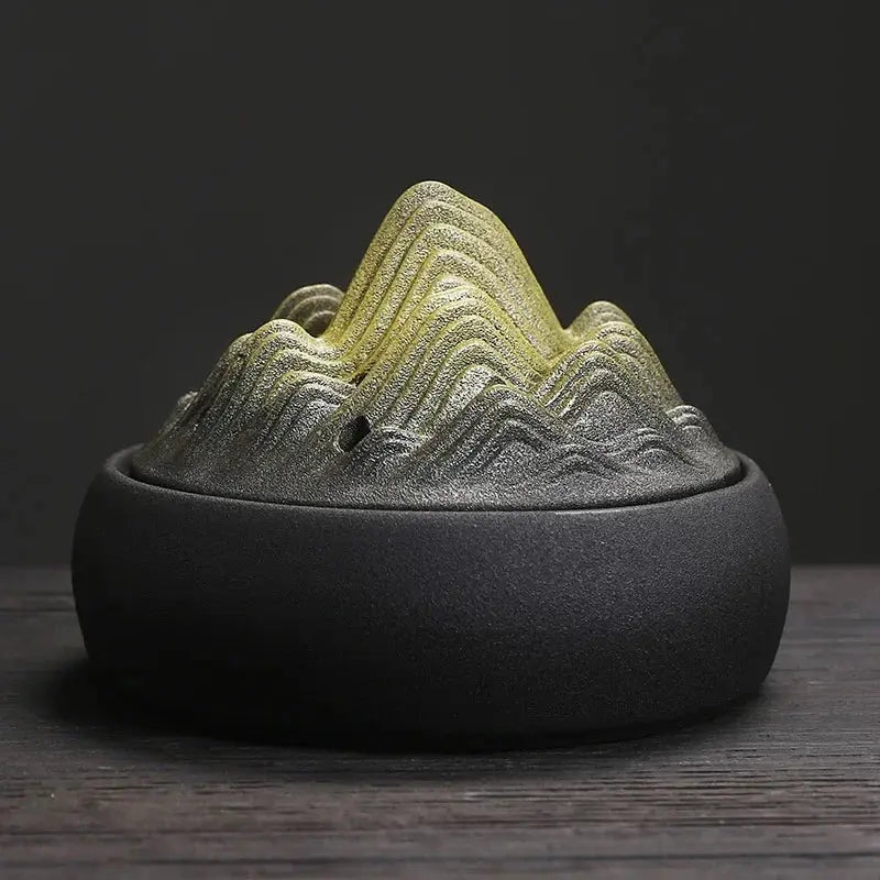 Brûleur d’Encens Montagne en Céramique, Élégance & Quiétude